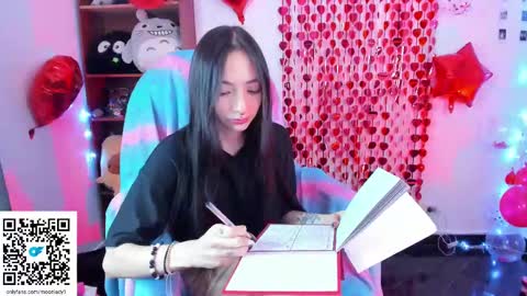 Snapshot of moonlady_ chatting on 02.21.25 MOON online show from 02.21.25