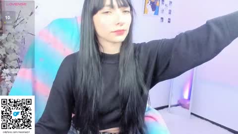 Snapshot of moonlady_ chatting on 09.10.25 MOON online show from 09.10.25
