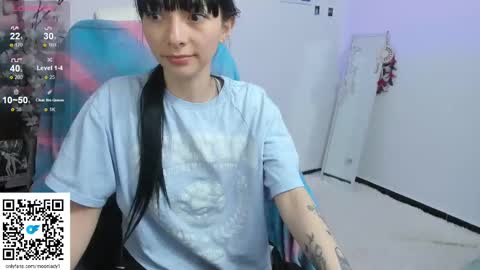 Snapshot of moonlady_ chatting on 09.12.25 MOON online show from 09.12.25