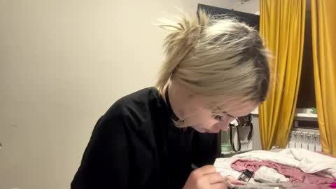 Snapshot of moonluvv3 chatting on 07.14.26 Lyn online show from 07.14.26