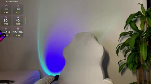 Snapshot of moonlygirl__ chatting on 03.10.25 Isabella online show from 03.10.25