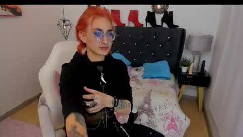Moon online show from 10.16.25