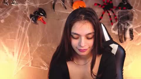 Lina online show from 10.29.25