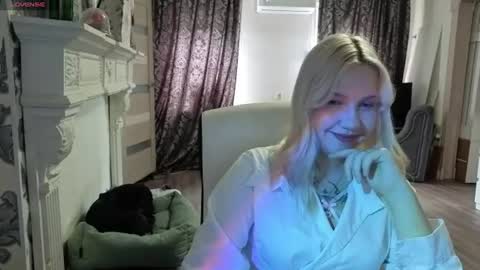 Snapshot of moonshy_ chatting on 07.29.26 Margo online show from 07.29.26