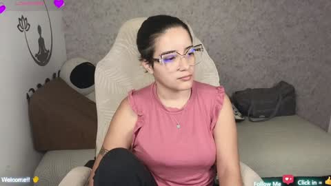 Snapshot of moonwoman_ chatting on 01.16.25 Moon Woman online show from 01.16.25