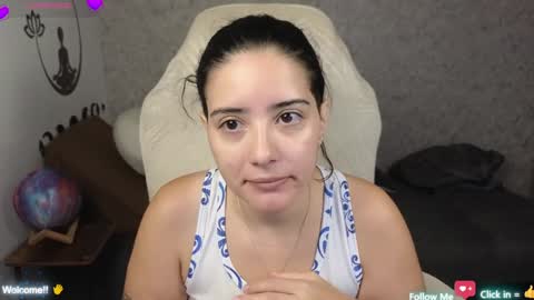 Snapshot of moonwoman_ chatting on 02.08.25 Moon Woman online show from 02.08.25