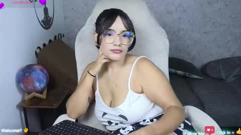 Snapshot of moonwoman_ chatting on 02.10.25 Moon Woman online show from 02.10.25
