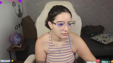 Snapshot of moonwoman_ chatting on 02.21.25 Moon Woman online show from 02.21.25