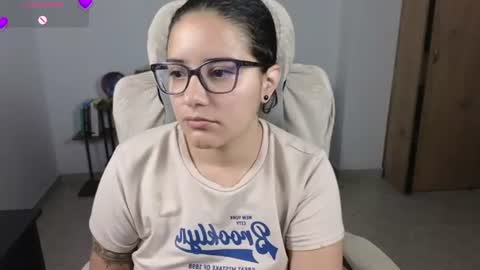 Snapshot of moonwoman_ chatting on 06.19.26 Moon Woman online show from 06.19.26