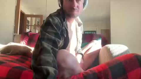 Snapshot of moony__ chatting on 02.20.25 Moon online show from 02.20.25