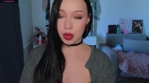 Snapshot of moranagoddess chatting on 04.16.26 Morana follow my boosty online show from 04.16.26