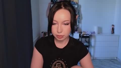 Snapshot of moranagoddess chatting on 05.06.26 Morana follow my boosty online show from 05.06.26