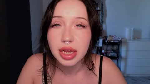 Snapshot of moranagoddess chatting on 05.08.26 Morana follow my boosty online show from 05.08.26