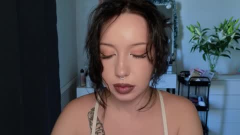 Snapshot of moranagoddess chatting on 05.20.26 Morana follow my boosty online show from 05.20.26
