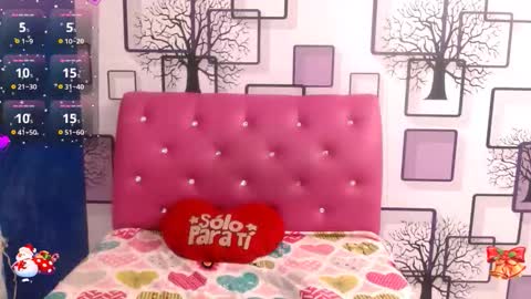 Snapshot of morena_hot18 chatting on 12.20.25 morena online show from 12.20.25