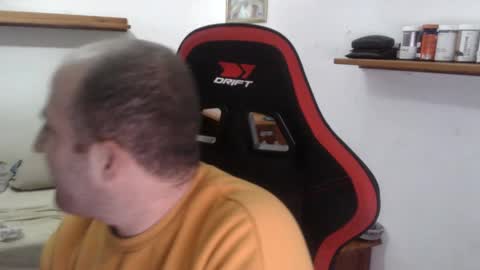 Snapshot of morenoch19 chatting on 12.16.24 alejo online show from 12.16.24