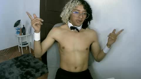 Snapshot of morenox_luxe chatting on 12.17.25 Danny online show from 12.17.25