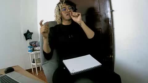 Snapshot of morenox_luxe chatting on 01.09.26 Danny online show from 01.09.26