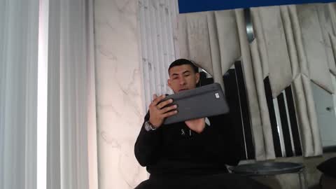 MORGAN AND MEGAN online show from 12.05.25