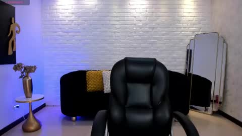 Morgan Hicks online show from 11.05.25