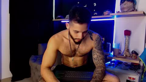 Snapshot of morgann_jones chatting on 02.25.25 morgan online show from 02.25.25