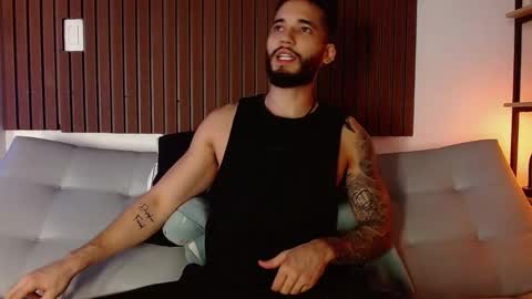 Snapshot of morgann_jones chatting on 02.28.25 morgan online show from 02.28.25