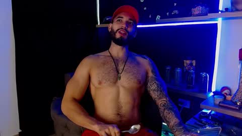 Snapshot of morgann_jones chatting on 03.04.25 morgan online show from 03.04.25