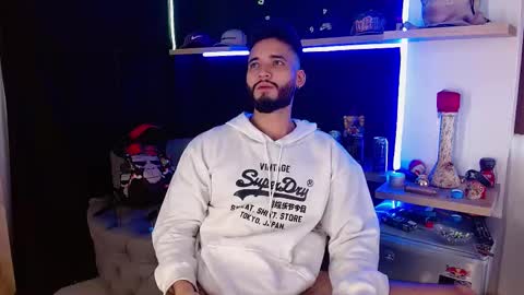 Snapshot of morgann_jones chatting on 03.06.25 morgan online show from 03.06.25