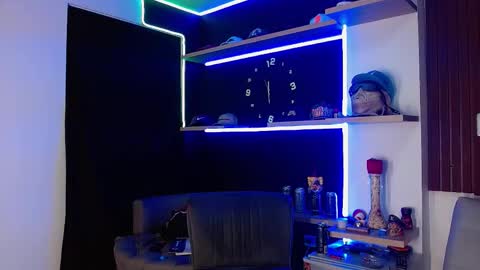 Snapshot of morgann_jones chatting on 03.07.25 morgan online show from 03.07.25