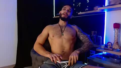 Snapshot of morgann_jones chatting on 03.07.25 morgan online show from 03.07.25