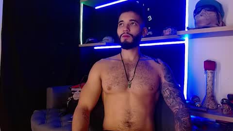 Snapshot of morgann_jones chatting on 03.07.25 morgan online show from 03.07.25