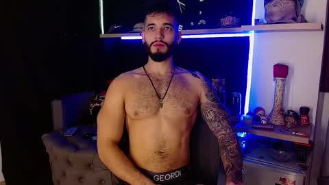 Snapshot of morgann_jones chatting on 03.09.25 morgan online show from 03.09.25