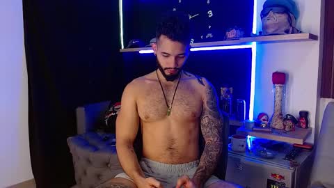 Snapshot of morgann_jones chatting on 03.11.25 morgan online show from 03.11.25