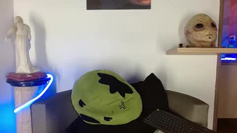 Snapshot of morgann_jones chatting on 09.18.25 morgan online show from 09.18.25