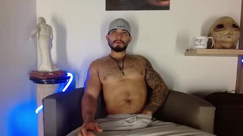 Snapshot of morgann_jones chatting on 10.03.25 morgan online show from 10.03.25