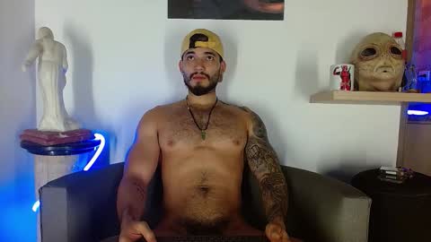 Snapshot of morgann_jones chatting on 10.04.25 morgan online show from 10.04.25