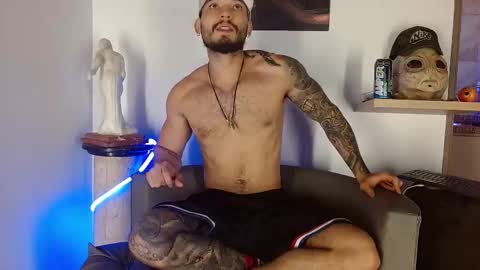 Snapshot of morgann_jones chatting on 10.06.25 morgan online show from 10.06.25