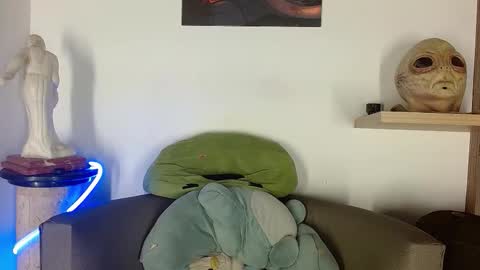 Snapshot of morgann_jones chatting on 10.21.25 morgan online show from 10.21.25