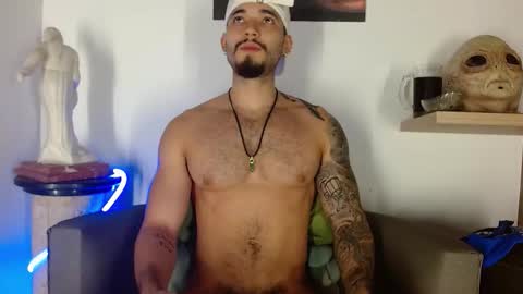 Snapshot of morgann_jones chatting on 10.23.25 morgan online show from 10.23.25