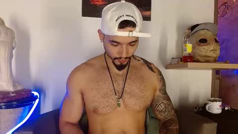 Snapshot of morgann_jones chatting on 11.03.25 morgan online show from 11.03.25