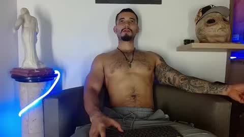 Snapshot of morgann_jones chatting on 11.04.25 morgan online show from 11.04.25