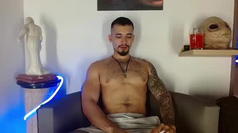 Snapshot of morgann_jones chatting on 11.08.25 morgan online show from 11.08.25