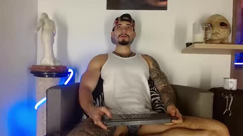 Snapshot of morgann_jones chatting on 11.12.25 morgan online show from 11.12.25