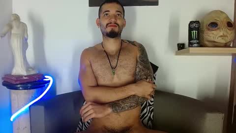 Snapshot of morgann_jones chatting on 11.18.25 morgan online show from 11.18.25