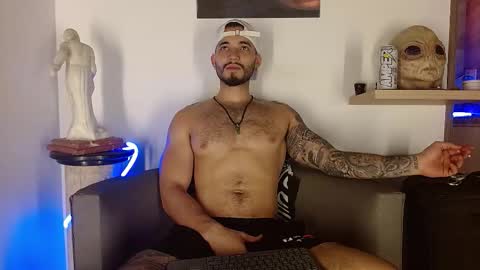 Snapshot of morgann_jones chatting on 11.27.25 morgan online show from 11.27.25