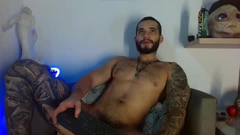 Snapshot of morgann_jones chatting on 02.14.26 morgan online show from 02.14.26