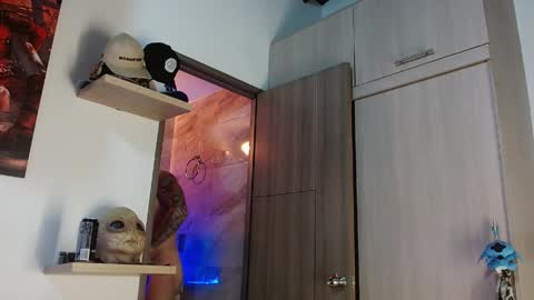 Snapshot of morgann_jones chatting on 04.08.26 morgan online show from 04.08.26