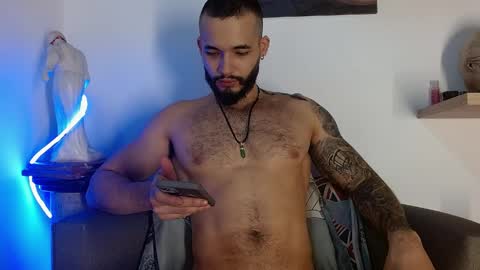 Snapshot of morgann_jones chatting on 04.11.26 morgan online show from 04.11.26