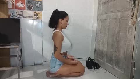 Snapshot of morochafit chatting on 02.28.25 Karolina online show from 02.28.25