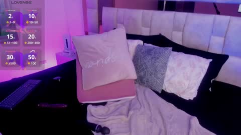 Snapshot of morriggan chatting on 01.09.25 morriggan online show from 01.09.25